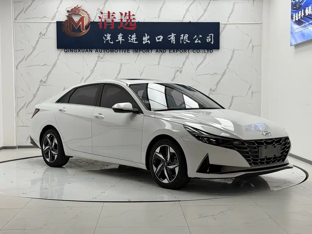 Hyundai Elantra 2022