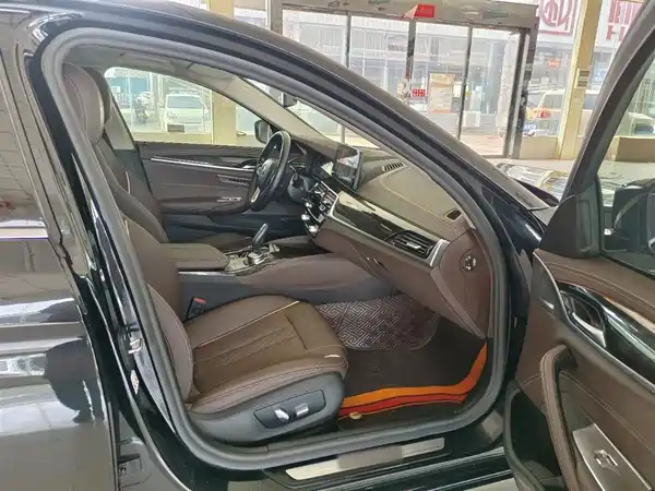 BMW 5 Series 2021