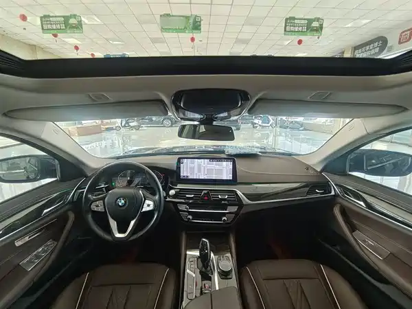 BMW 5 Series 2021