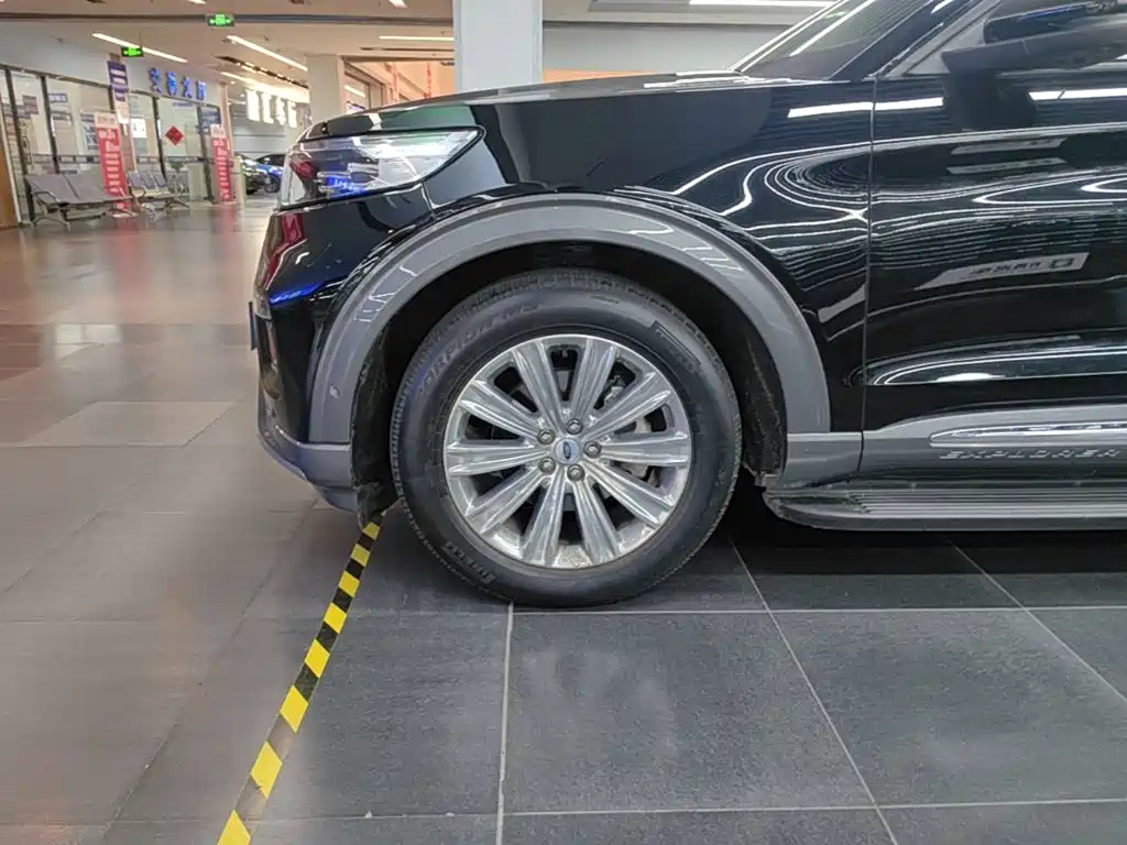 Ford Explorer 2021 — фото 23