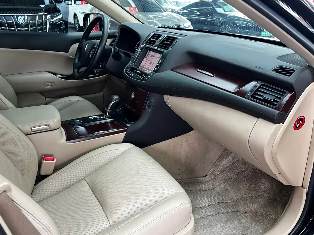 Toyota Crown 2012 — фото 23