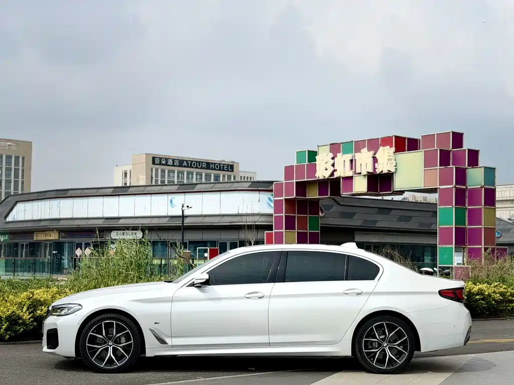 BMW 5 Series 2021