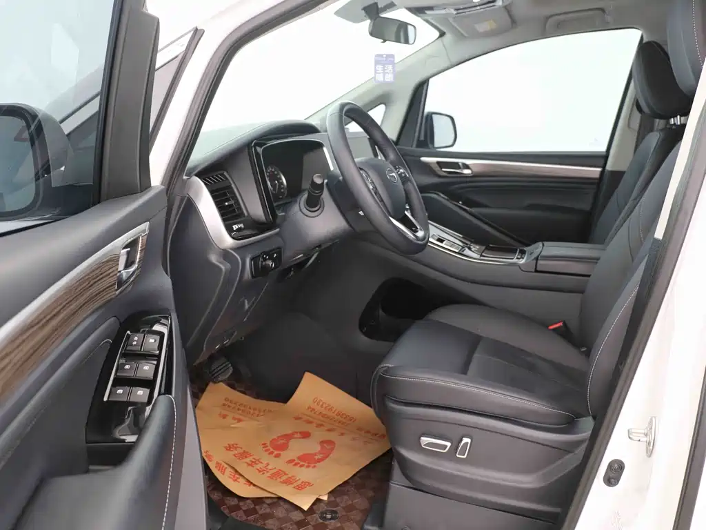 GAC Trumpchi M8 2025 — фото 11