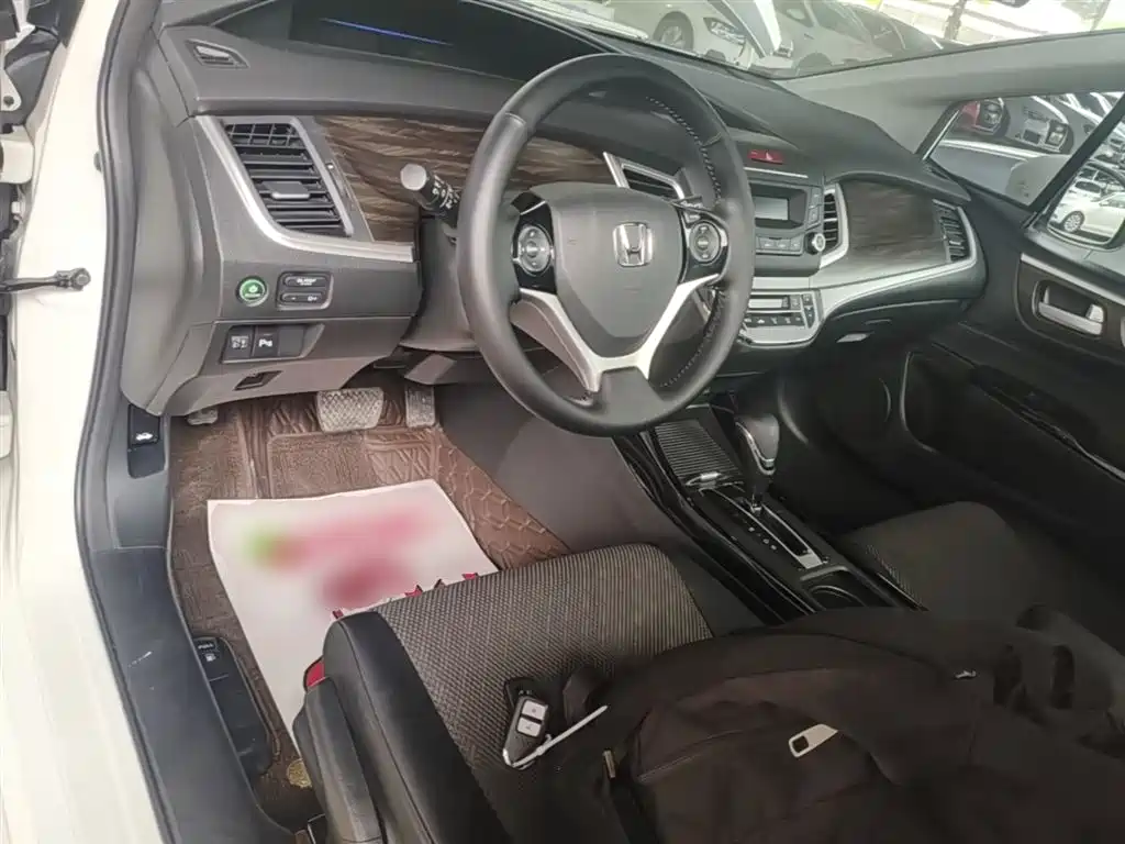 Honda Jade 2017 — фото 10