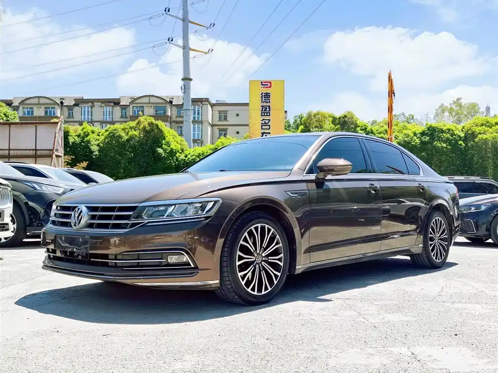 Volkswagen Phideon 2018 — фото 1