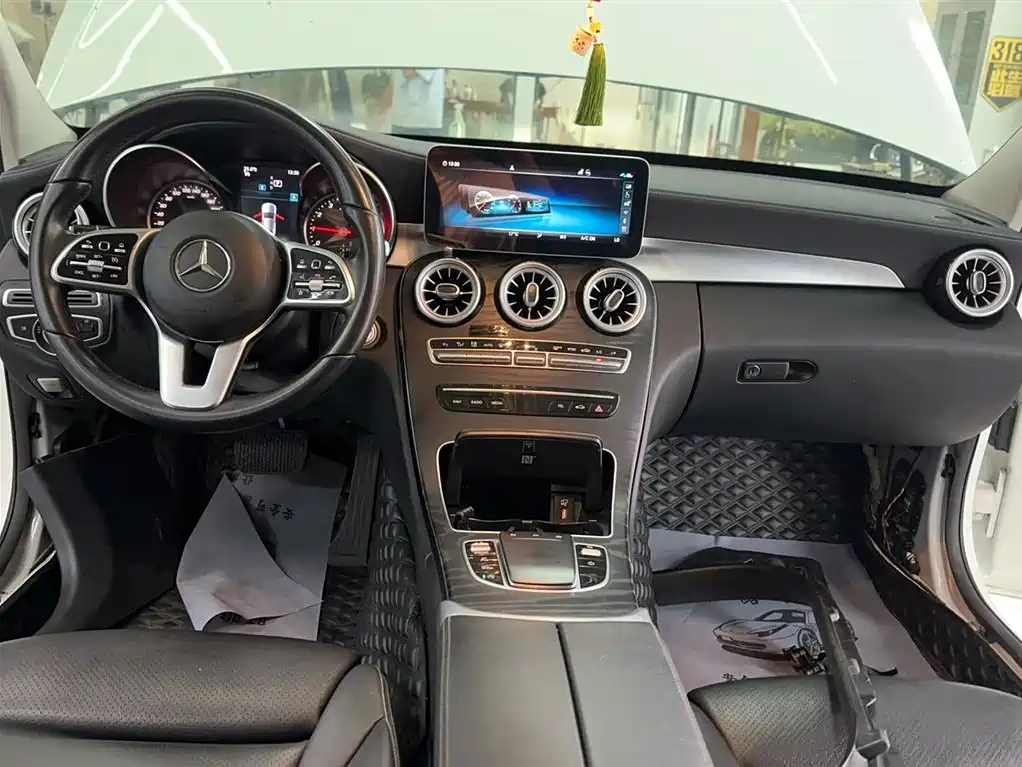Mercedes-Benz C-Class 2018 — фото 13