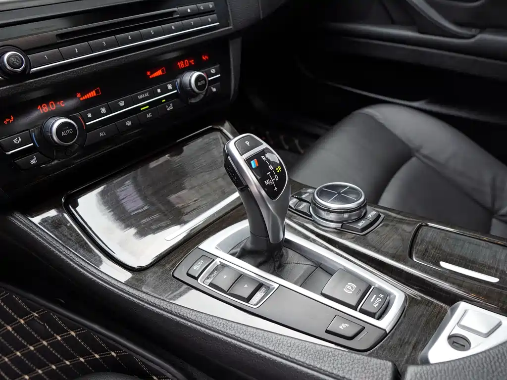 BMW 5 Series 2013 — фото 21
