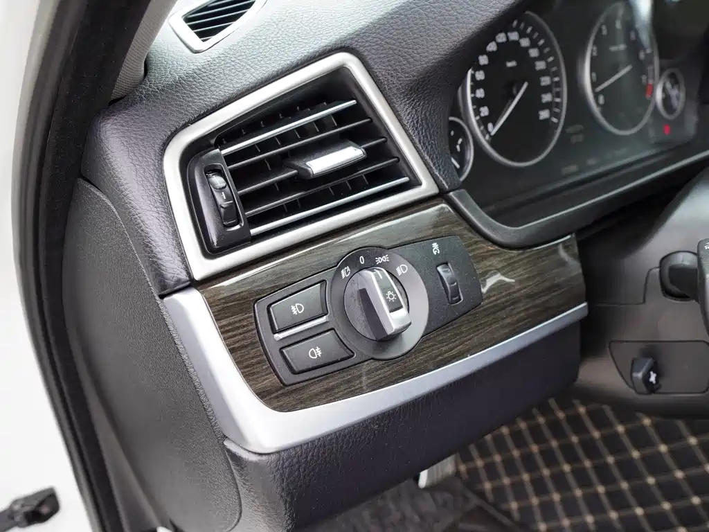 BMW 5 Series 2013 — фото 20