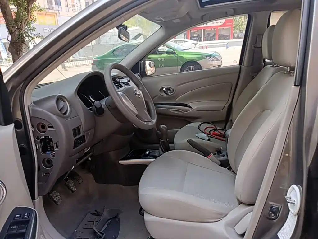 Nissan Sunny 2015 — фото 15