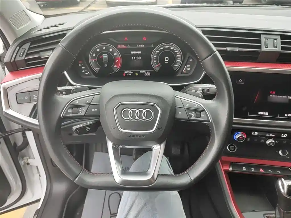 Audi Q3 2022 — фото 11