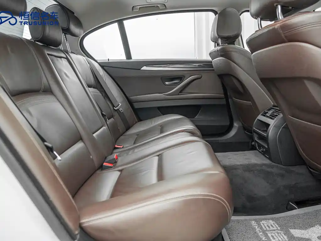 BMW 5 Series 2016 — фото 15