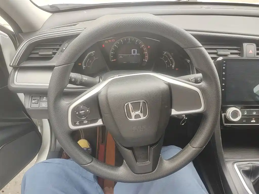 Honda Civic 2017 — фото 11