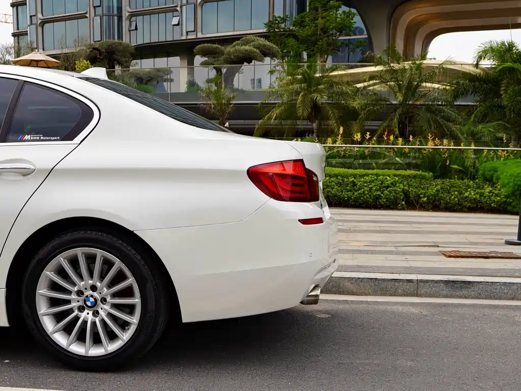 BMW 5 Series 2013 — фото 28