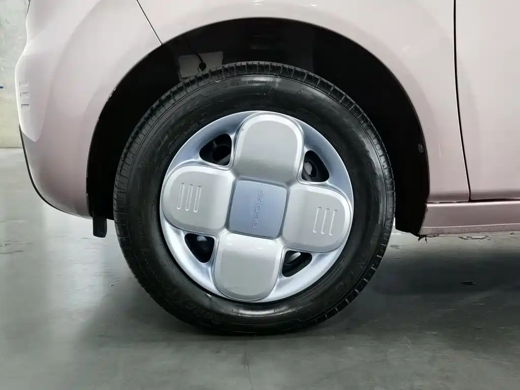 Geely Galaxy Panda 2025 — фото 17