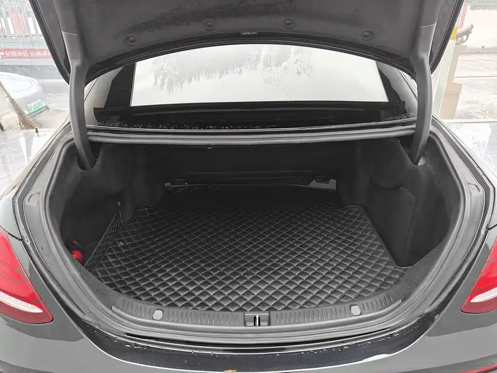 Mercedes-Benz E-Class 2018