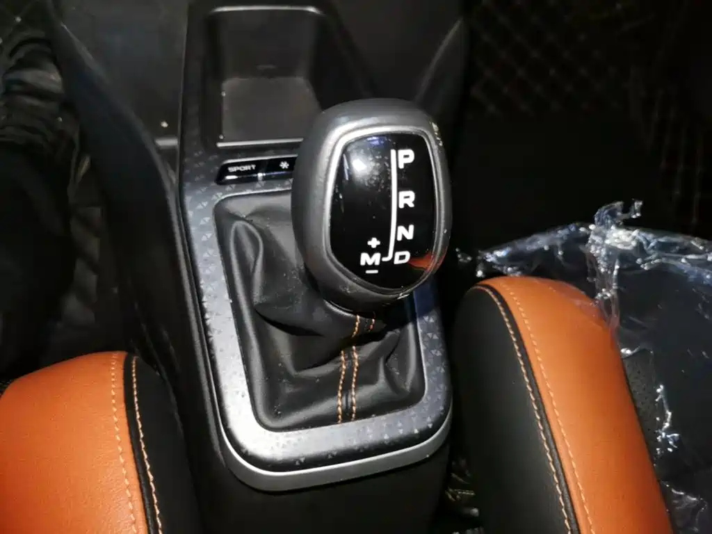 Geely Vision X1 2019 — фото 14