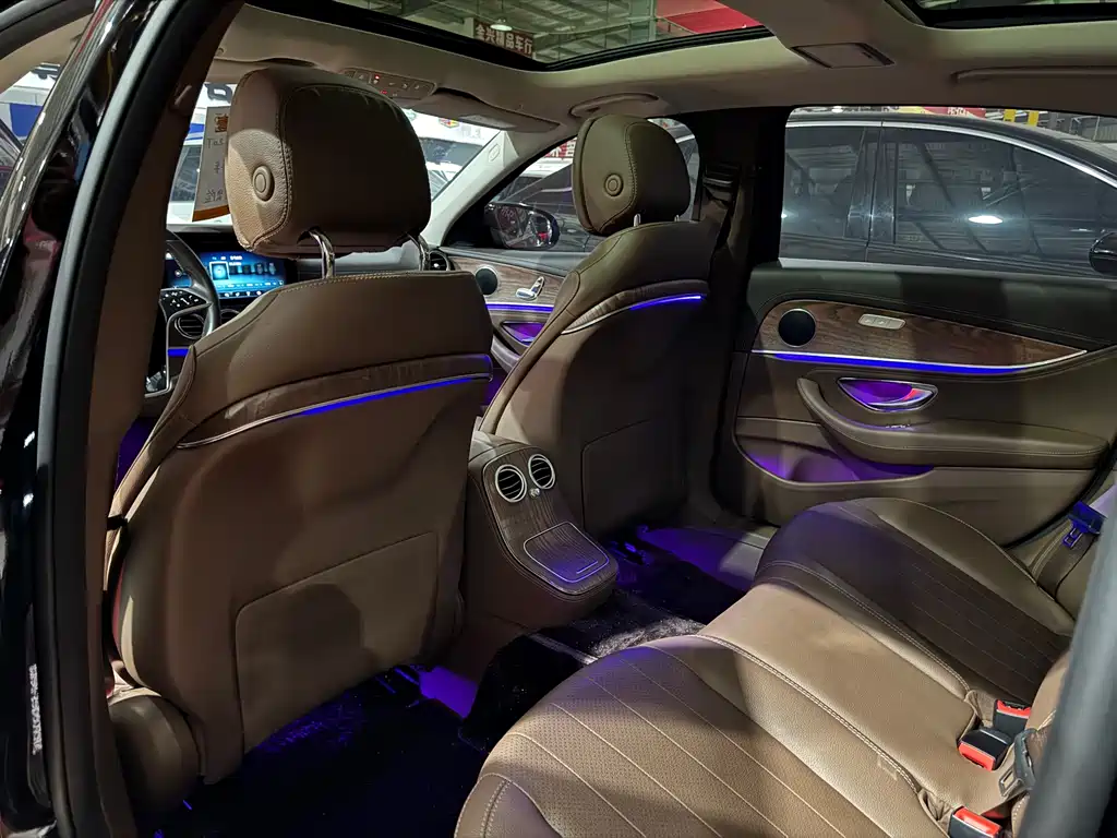 Mercedes-Benz E-Class 2023 — фото 12