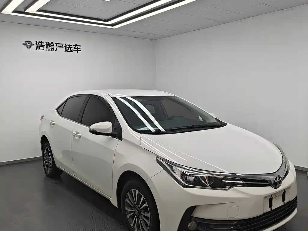 Toyota Corolla 2018 — фото 3