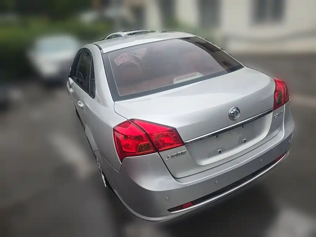 Buick Excelle 2015 — фото 9