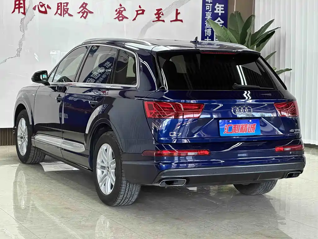 Audi Q7 2019 — фото 19