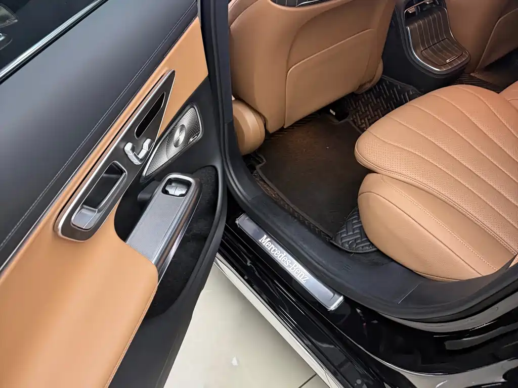 Mercedes-Benz E-Class 2024