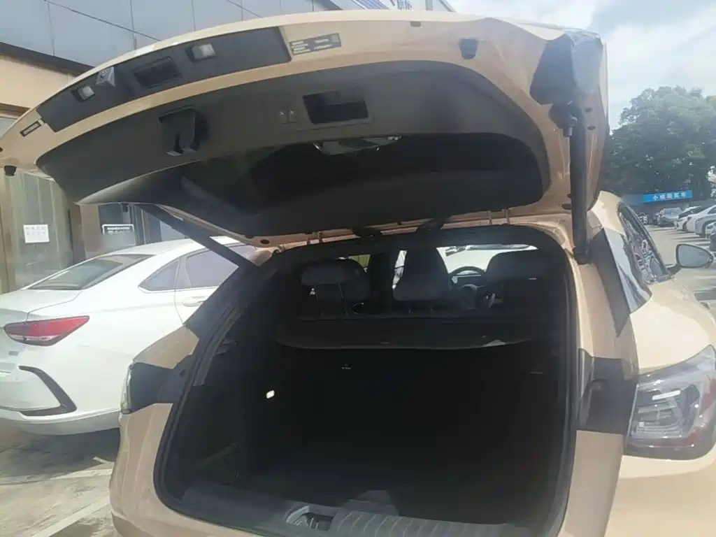 BYD Seal 06GT 2025 — фото 19