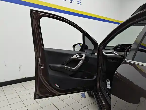 Peugeot 2008 2015