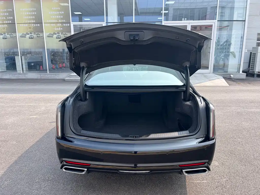 Cadillac CT6 2025 — фото 17