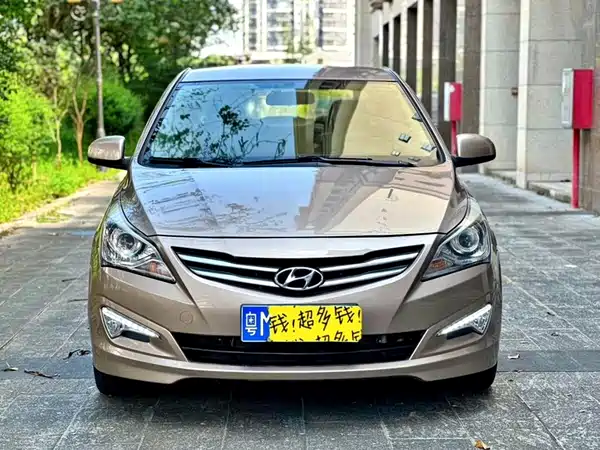 Hyundai Accent 2015
