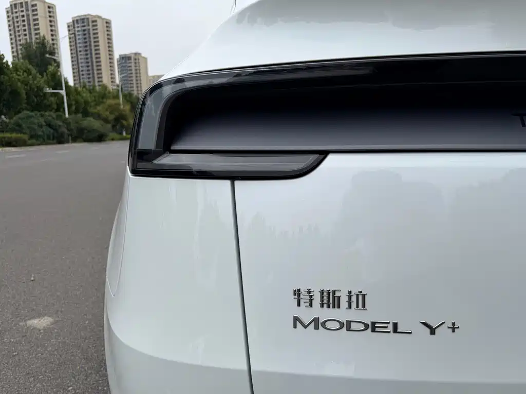 Tesla Model Y 2026 — фото 19