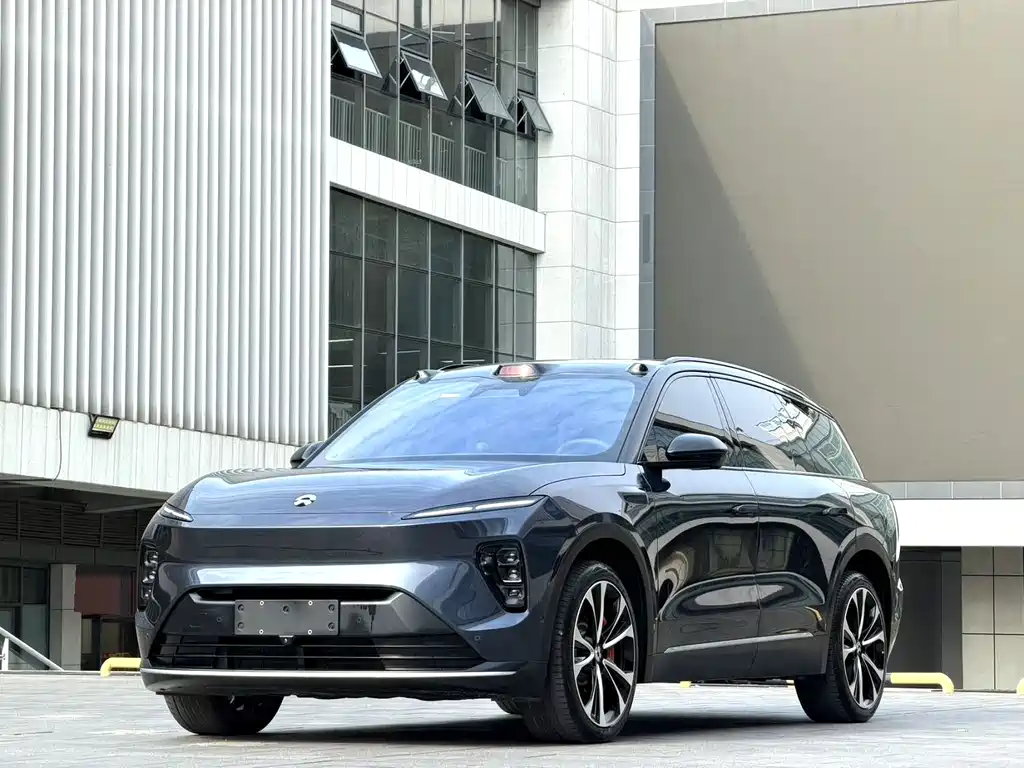 NIO ES8 2023