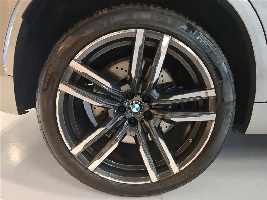 BMW X5 M 2021 — фото 24