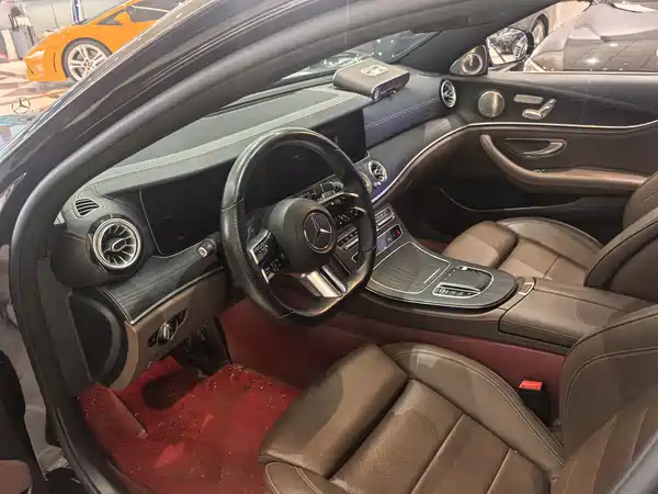 Mercedes-Benz E-Class 2022