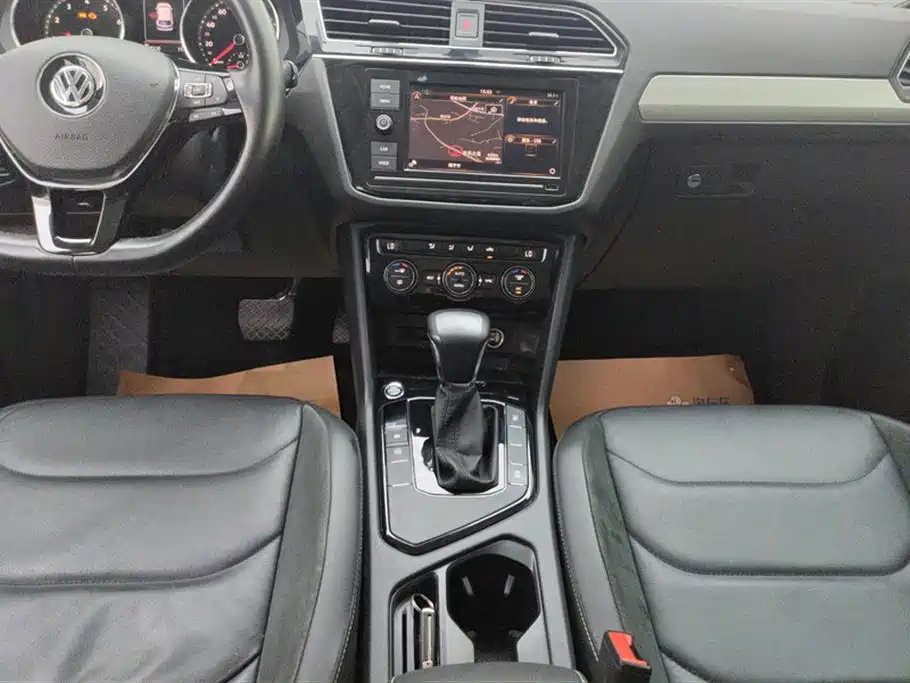 Volkswagen Tiguan L 2018 — фото 16