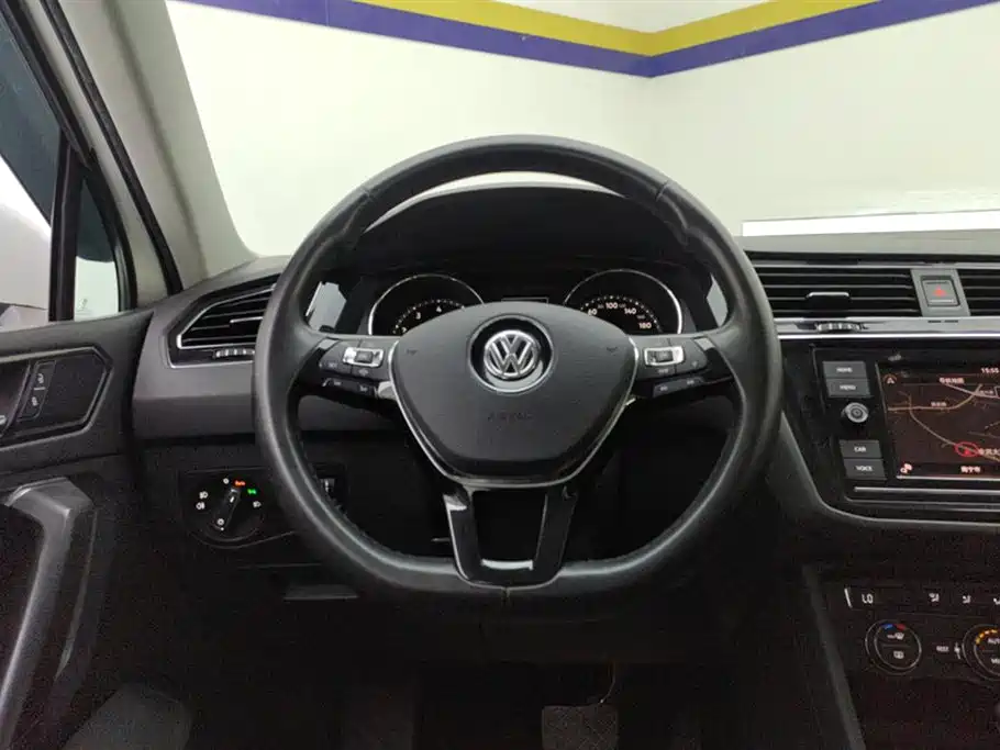 Volkswagen Tiguan L 2018 — фото 15
