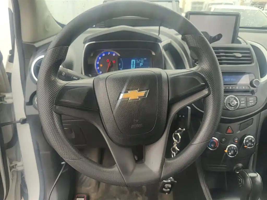 Chevrolet Trax 2016 — фото 11