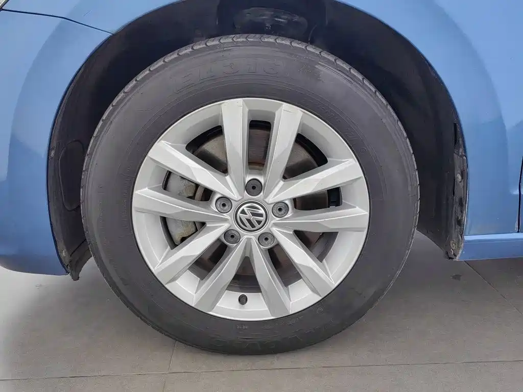 Volkswagen Touran 2018 — фото 17