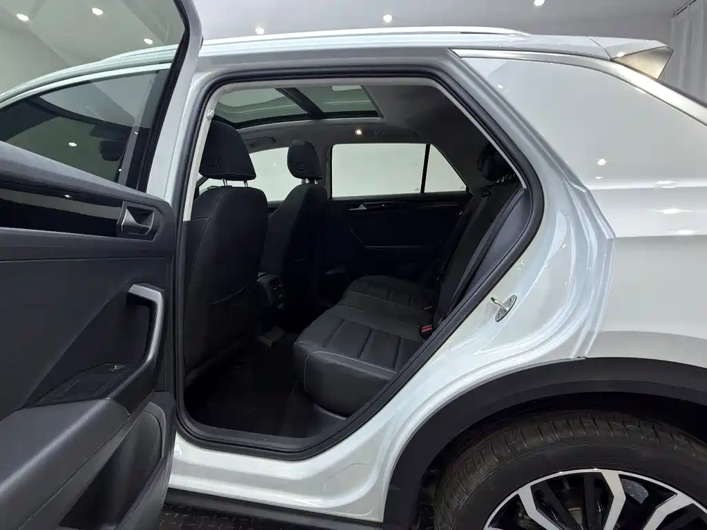 Volkswagen T-Roc 2022 — фото 13