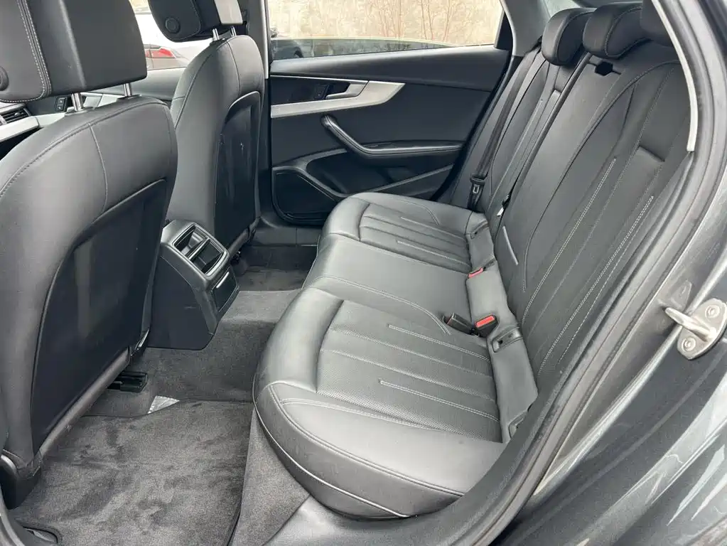 Audi A4L 2021