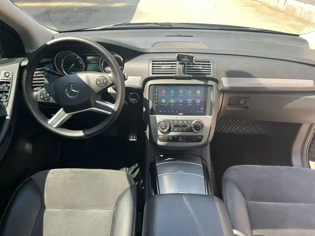 Mercedes-Benz R-Class 2016 — фото 15