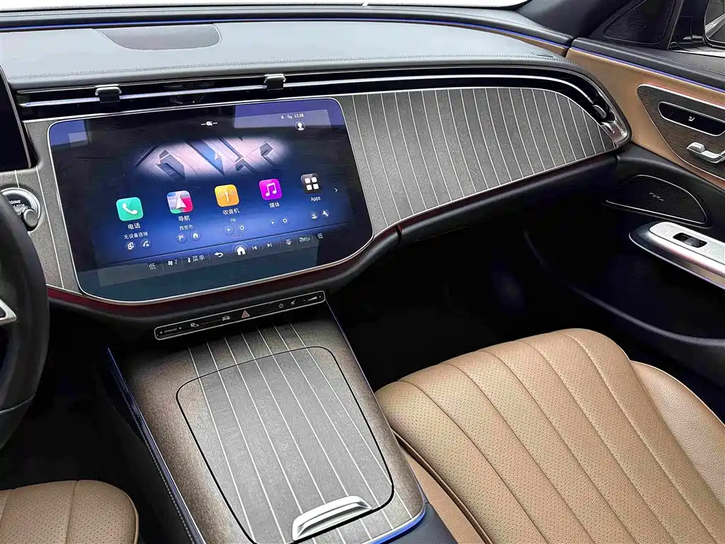Mercedes-Benz E-Class 2024 — фото 12