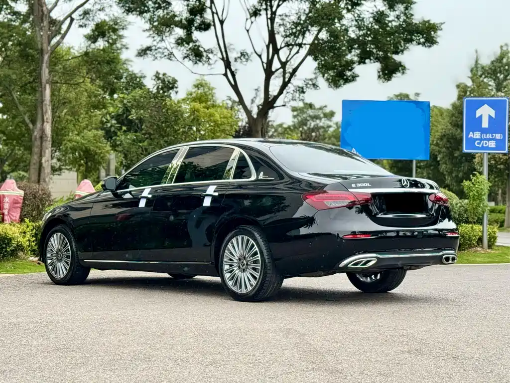 Mercedes-Benz E-Class 2021