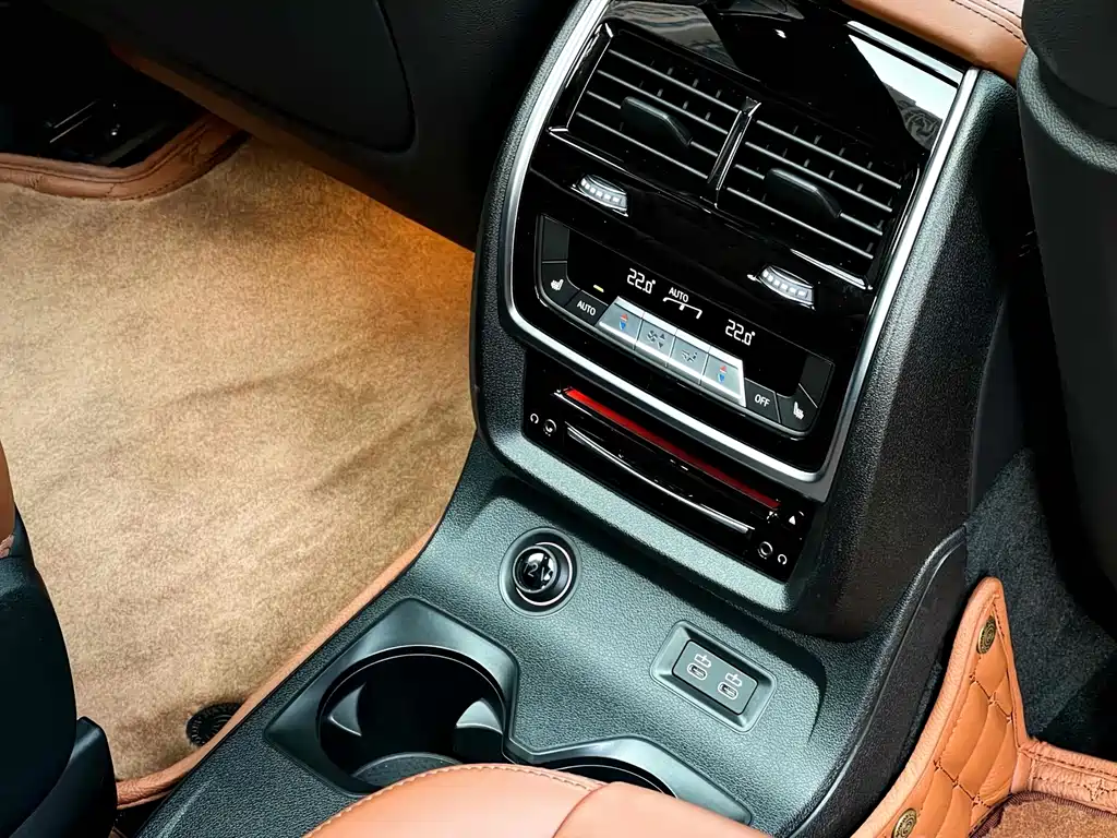 BMW X7 2020 — фото 19