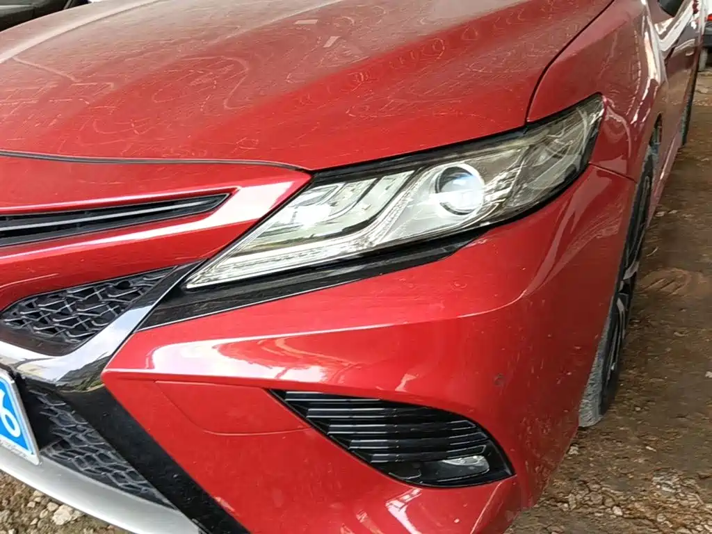 Toyota Camry 2018 — фото 24