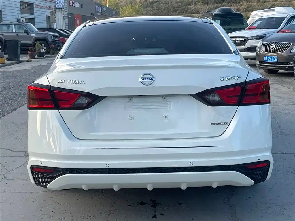 Nissan Teana 2022
