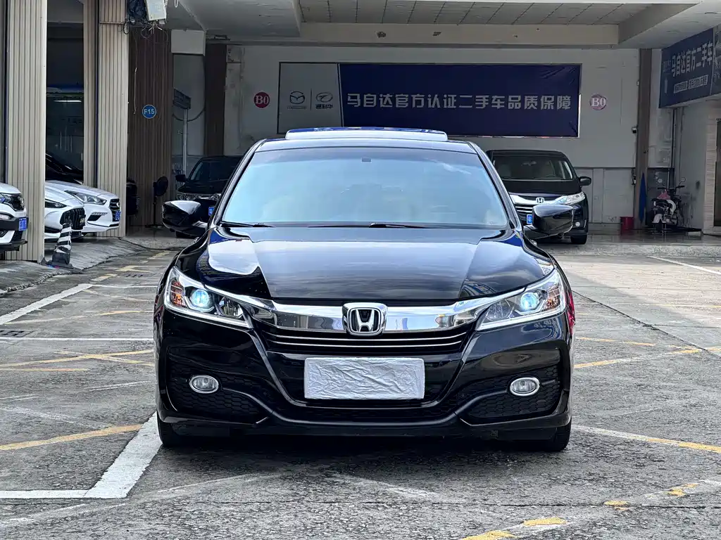 Honda Accord 2016 — фото 11