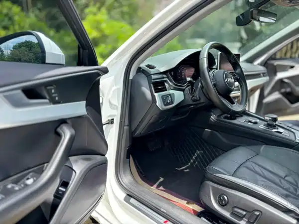 Audi A4L 2019