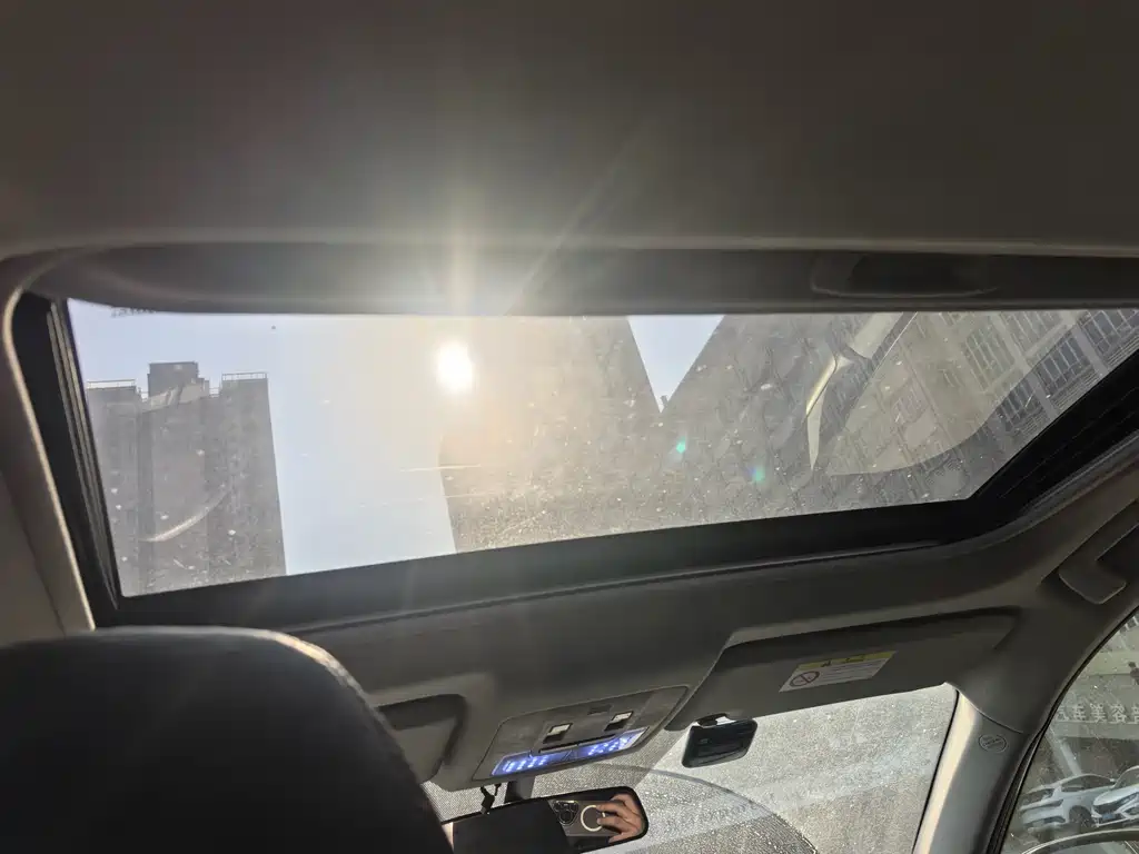 Toyota RAV4 2016 — фото 10