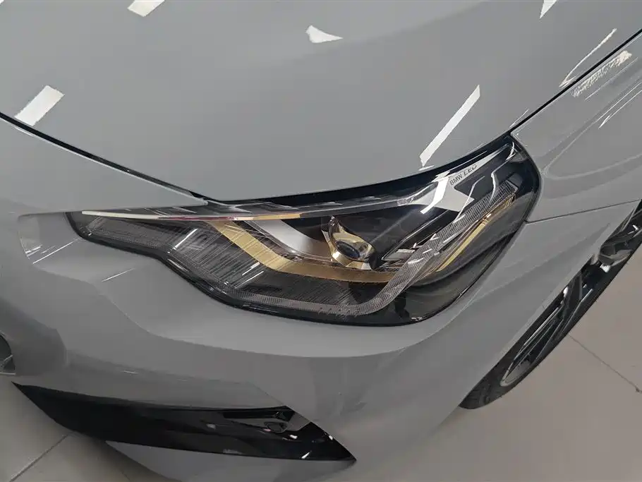 BMW M240i 2025