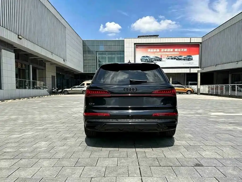 Audi Q7 2021 — фото 11